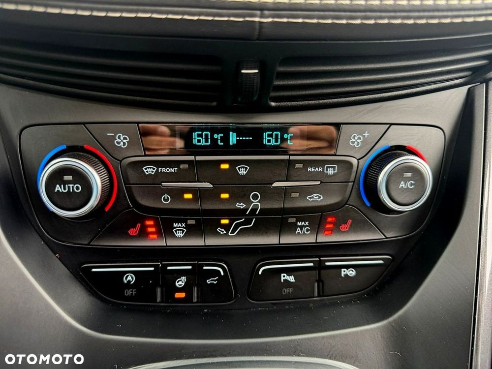 Ford Kuga - 33