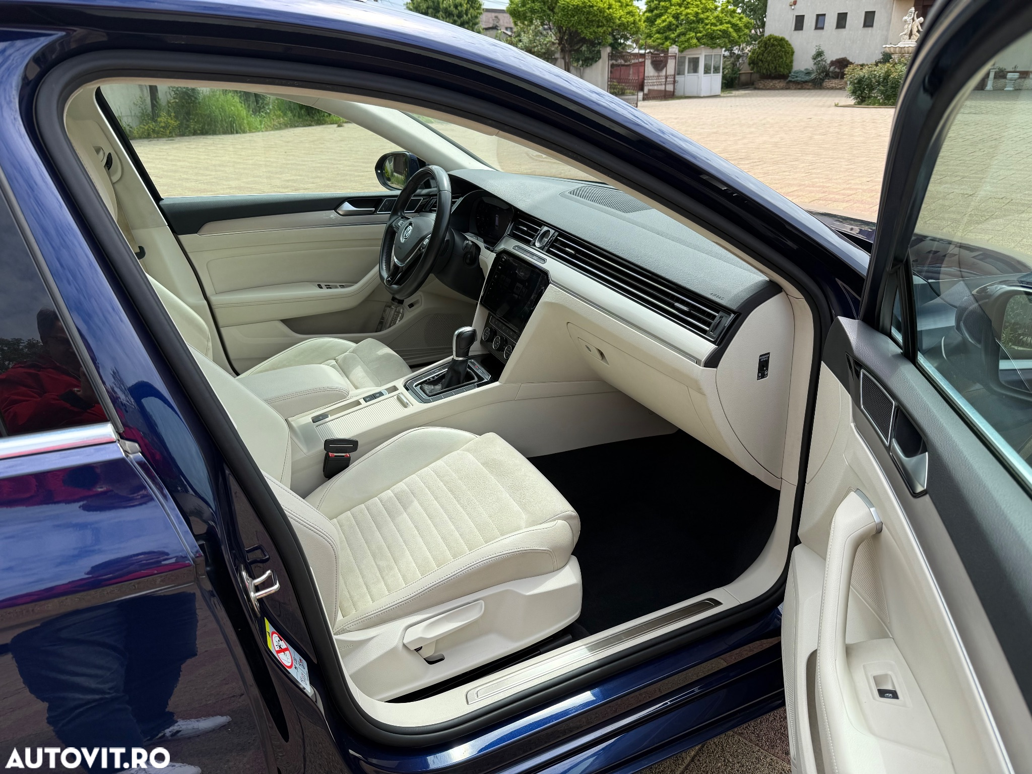 Volkswagen Passat Variant 2.0 TDI DSG 4Motion Highline - 8