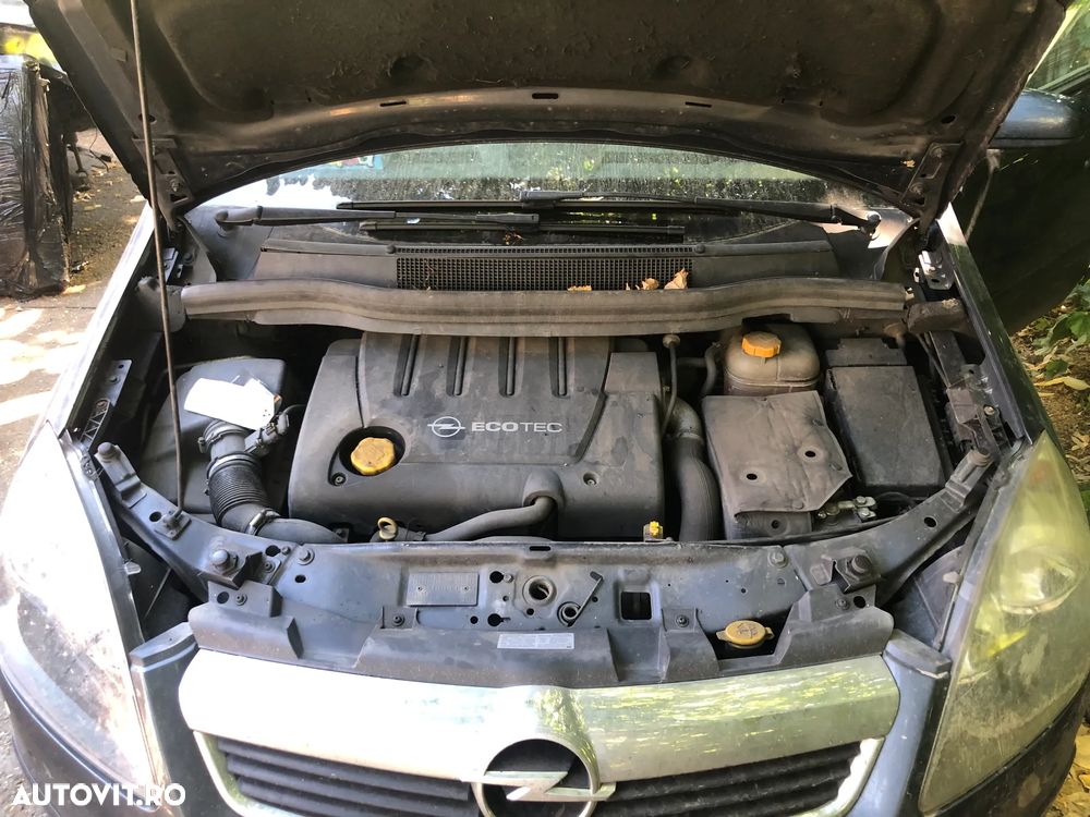Dezmembrez Opel Zafira 2006 1,9 diesel 120CP - 2