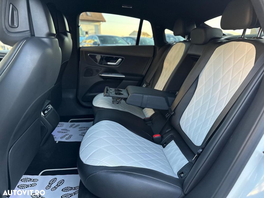 Mercedes-Benz EQE 300 Electric Art - 39