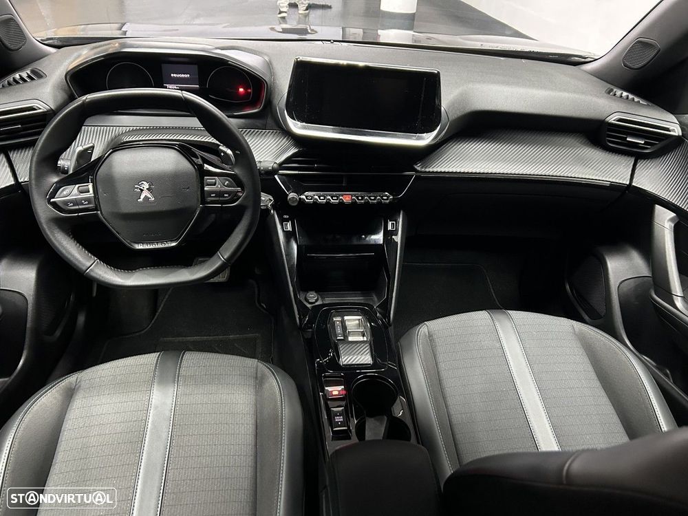 Peugeot 2008 1.2 PureTech Allure EAT8 - 11