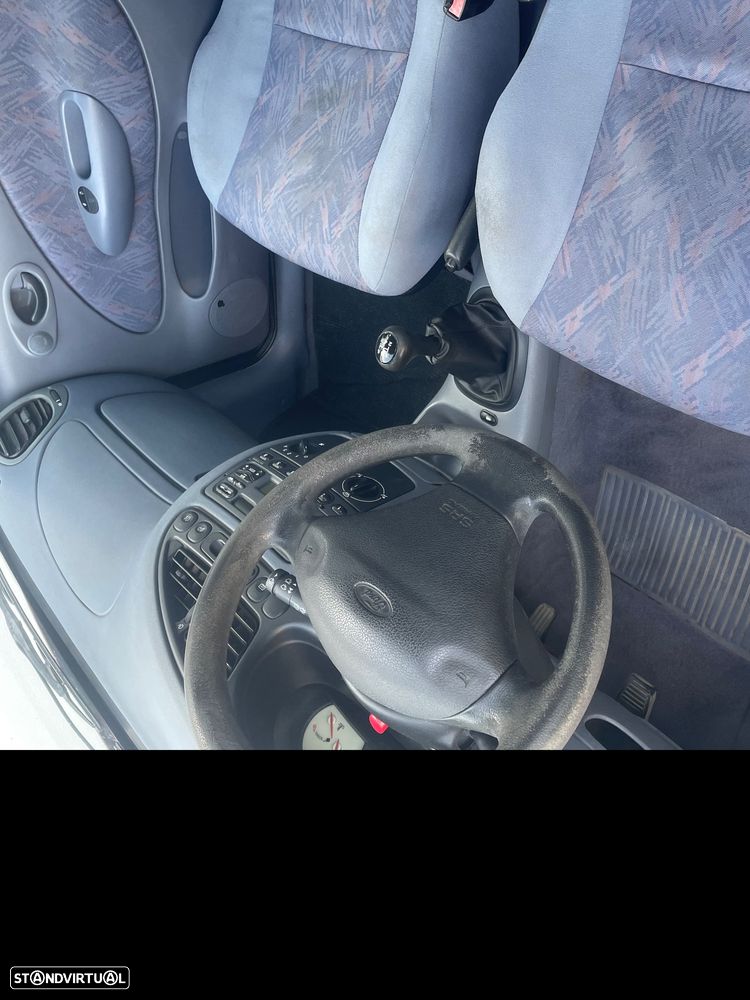 Ford Fiesta 1.25 Techno - 9