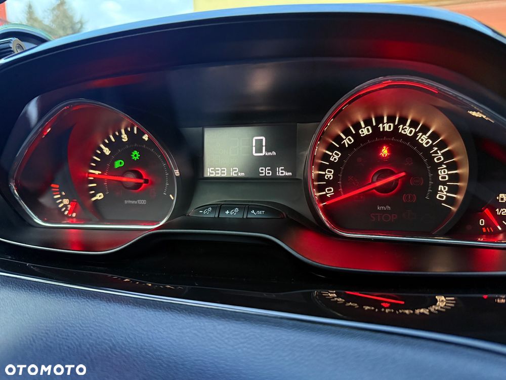 Peugeot 208 1.2 PureTech Style - 12