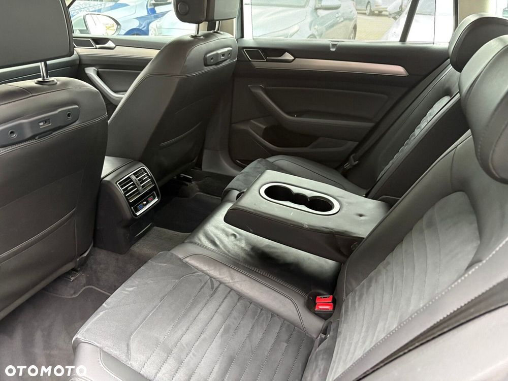 Volkswagen Passat - 15