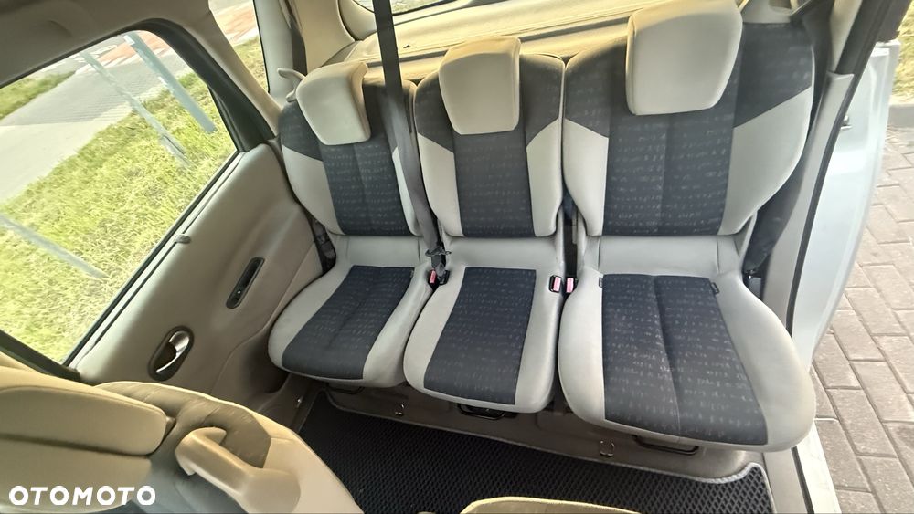 Renault Scenic - 8