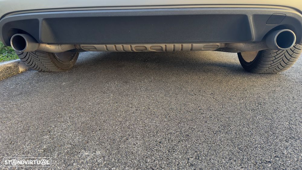 VW Golf Cabriolet 1.6 TDi BlueMotion - 11