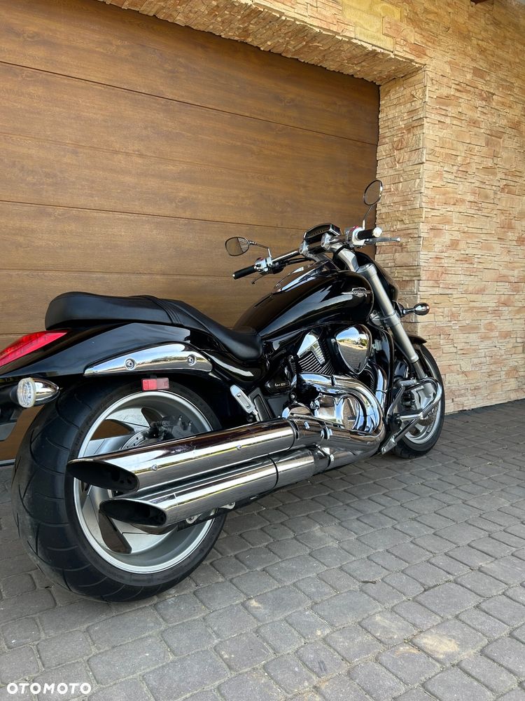 Suzuki Intruder - 8