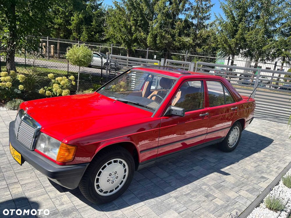 Mercedes-Benz W201 (190) - 1