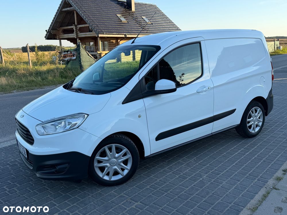 Ford Transit Courier - 11