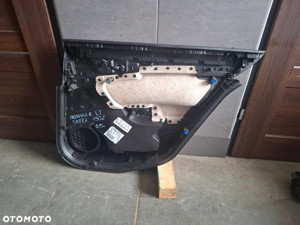 Boczek drzwi Opel Insignia A 2015 rok lewy tył skóra - 4