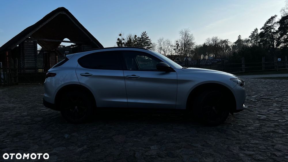 Alfa Romeo Stelvio - 4