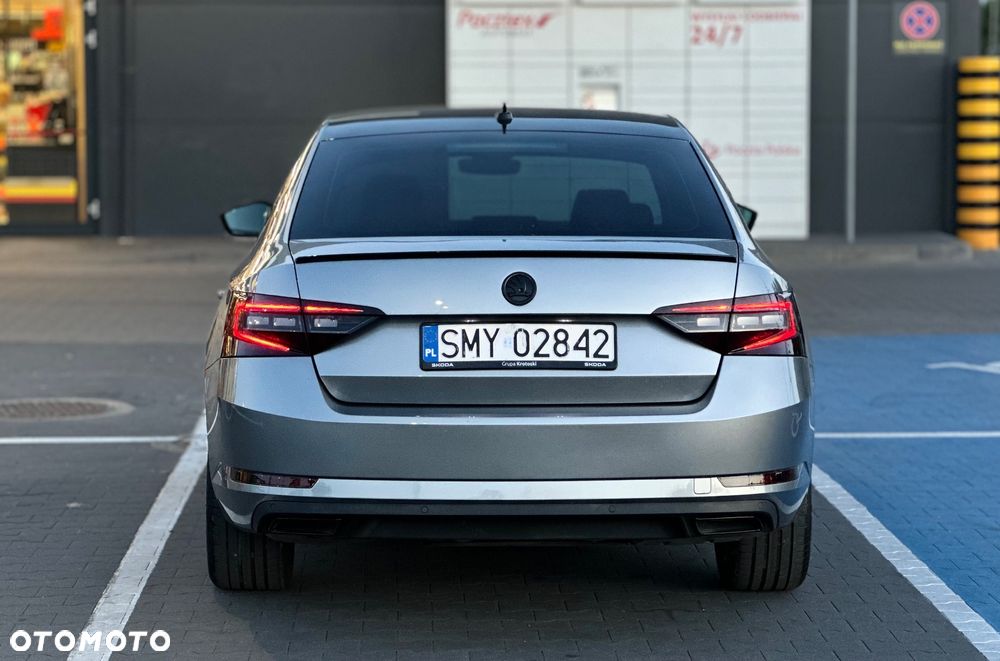 Skoda Superb 2.0 TDI Sportline DSG - 5