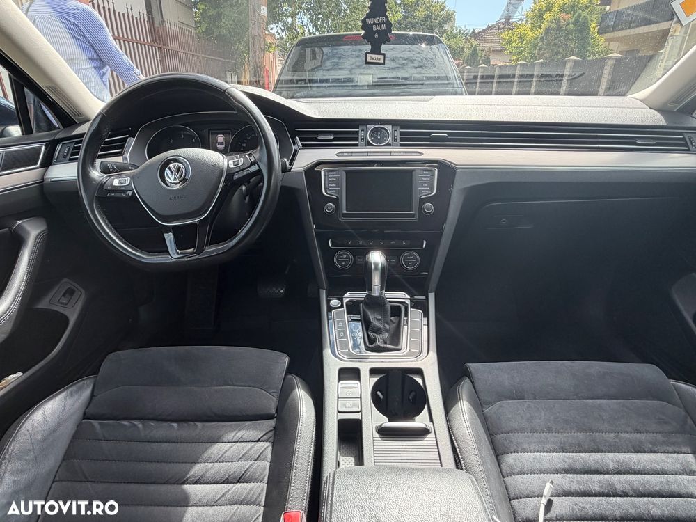 Volkswagen Passat - 4