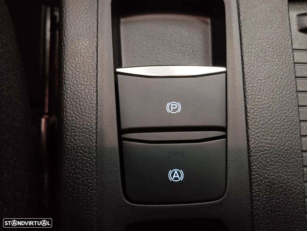 Ford Focus 1.0 EcoBoost MHEV ST-Line - 36