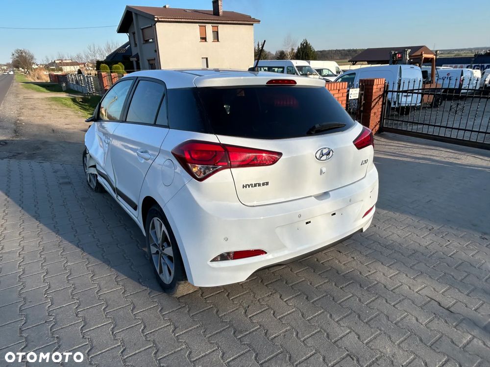 Hyundai i20 - 15