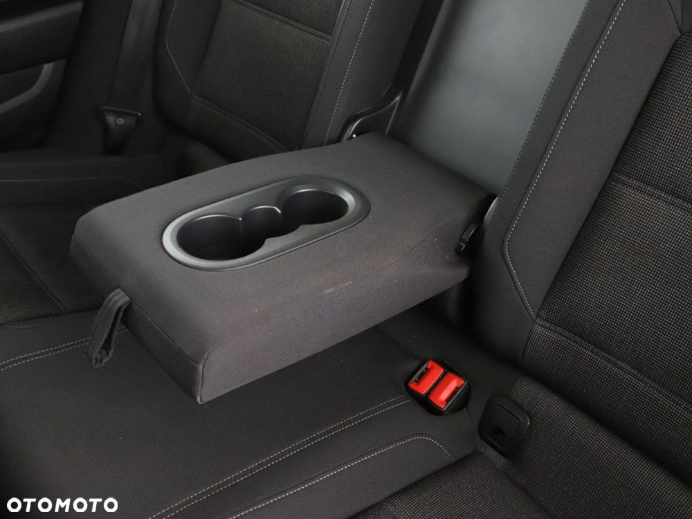 Volkswagen Passat - 39