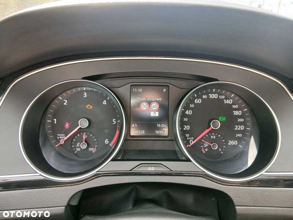 Volkswagen Passat 2.0 TDI SCR DSG Elegance - 18