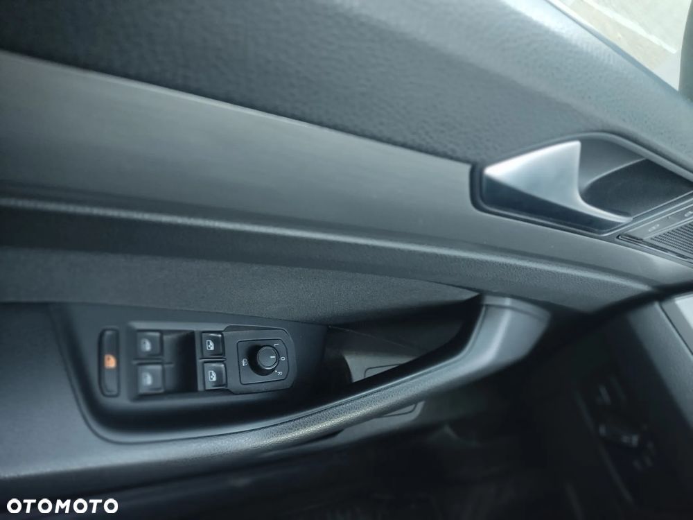 Volkswagen Passat 2.0 TDI BMT Trendline - 13