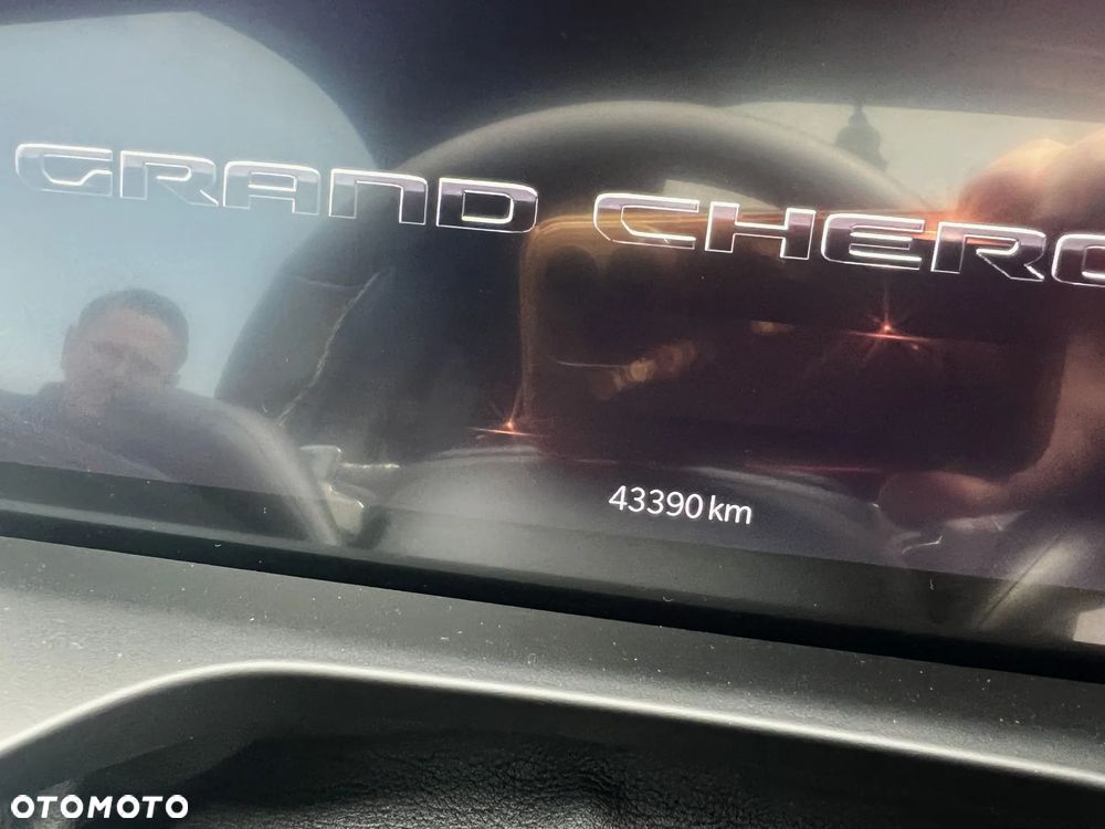 Jeep Grand Cherokee - 23