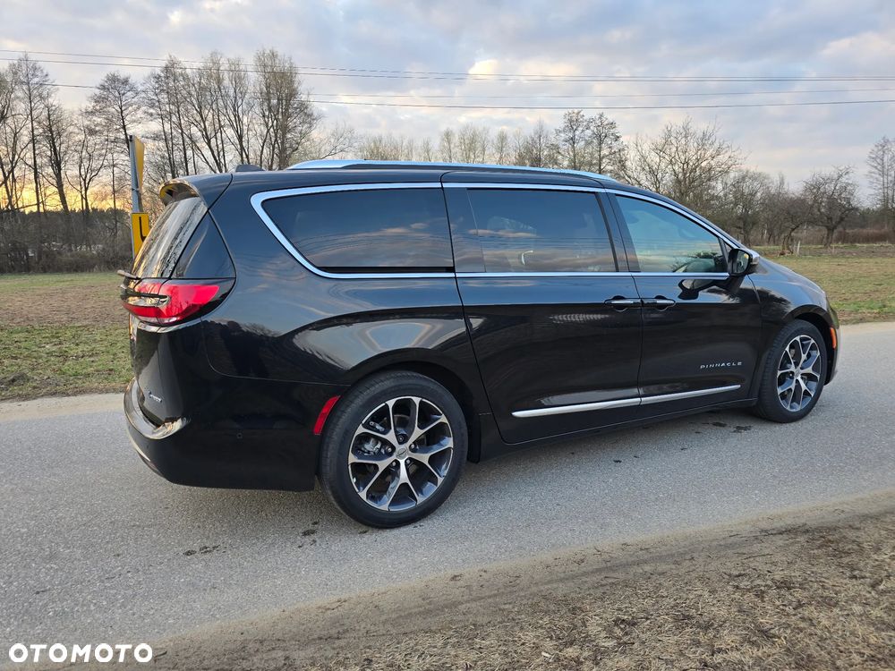 Chrysler Pacifica - 4