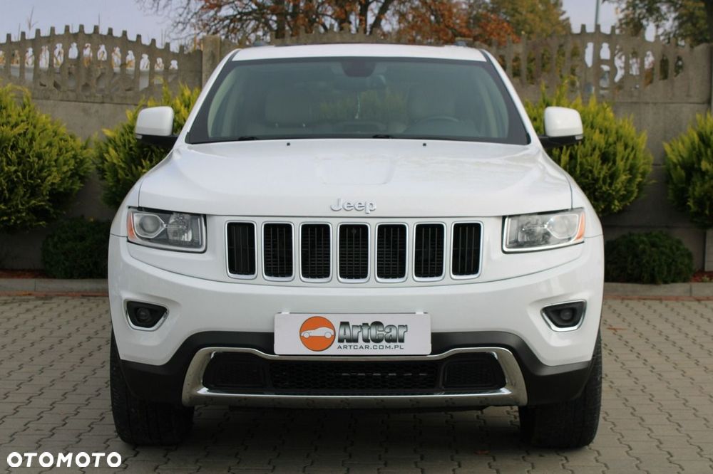 Jeep Grand Cherokee - 31