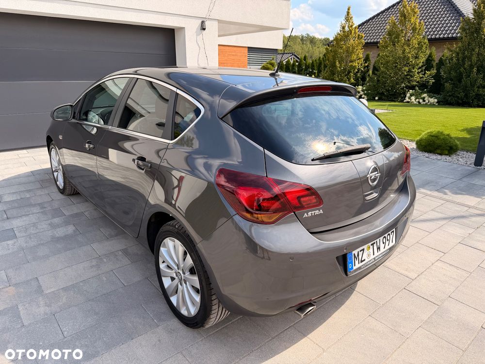 Opel Astra 1.4 Turbo Innovation - 11