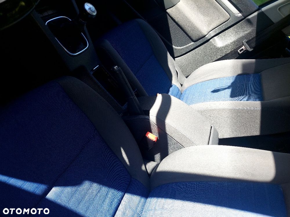 Volkswagen Golf - 8