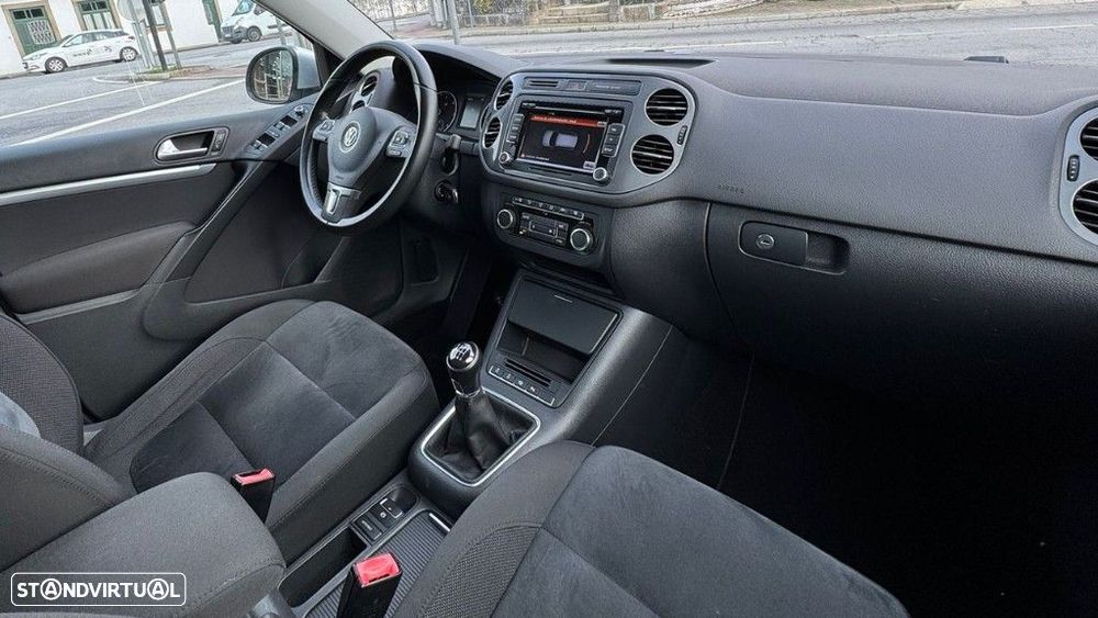 VW Tiguan 2.0 TDI Sport BlueMotion - 15