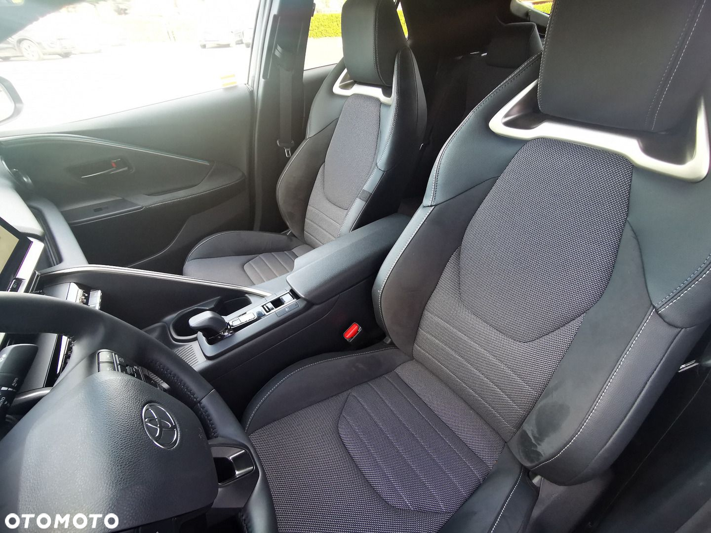 Toyota C-HR - 11