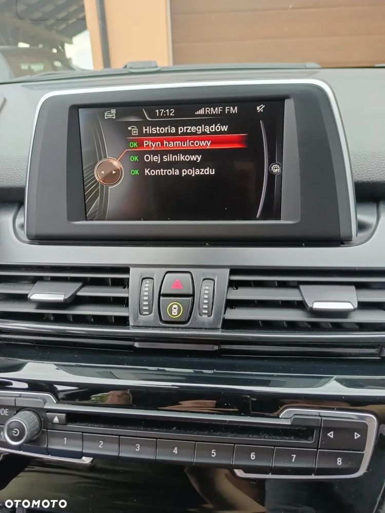 BMW Seria 2 218d - 11