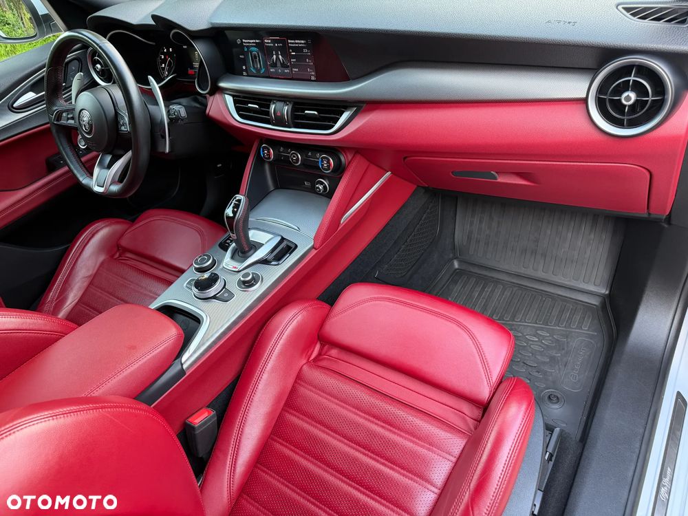 Alfa Romeo Stelvio 2.0 Turbo Veloce Q4 - 34