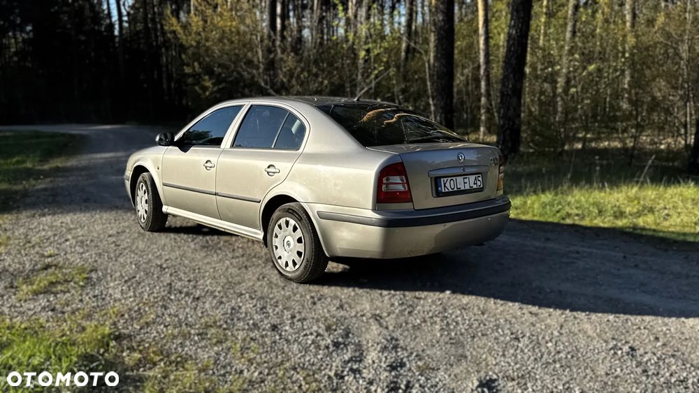 Skoda Octavia 1.6 Tour - 5