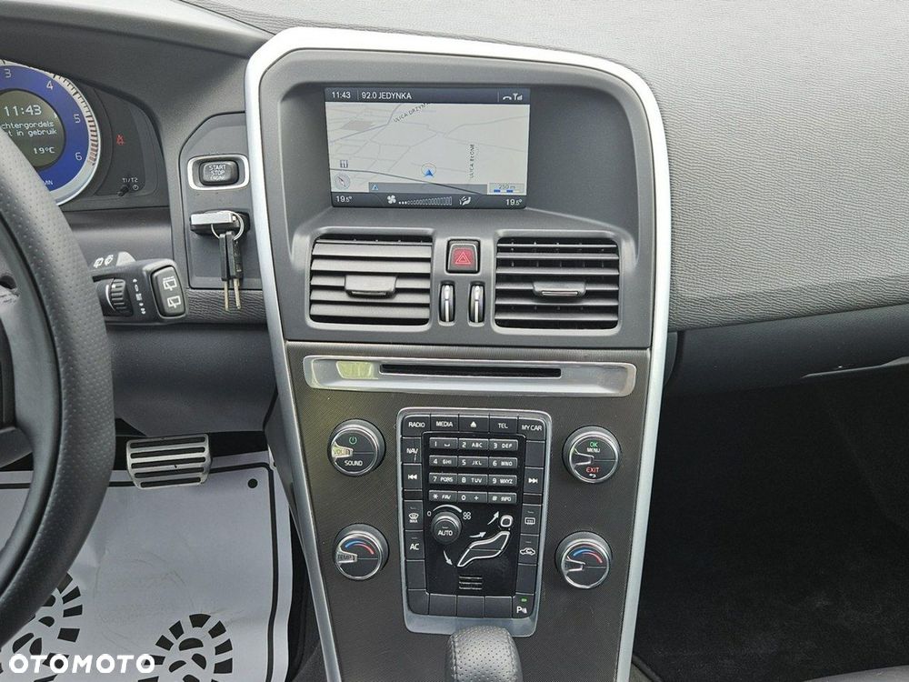 Volvo XC 60 D4 Geartronic RDesign - 14