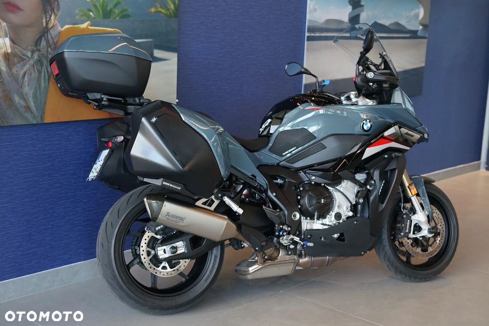 BMW XR - 9