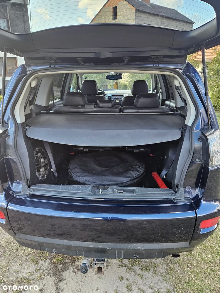 Mitsubishi Outlander 2.4 4WD CVT Instyle - 11