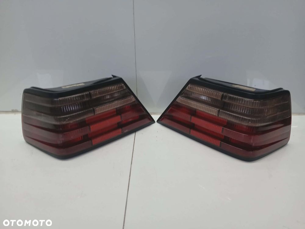 LAMPA LAMPY TYŁ TYLNE PRAWA LEWA KOMPLET MERCEDES E-KLASA W124 SEDAN - 2