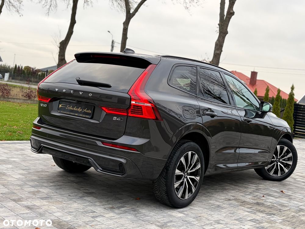 Volvo XC 60 B4 D AWD Plus Dark - 5