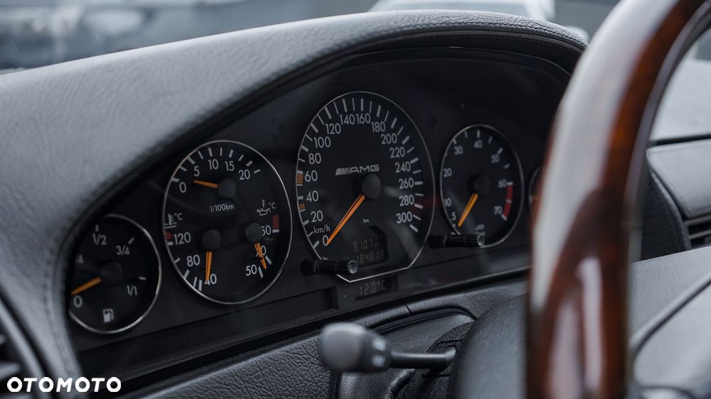Mercedes-Benz SL - 34