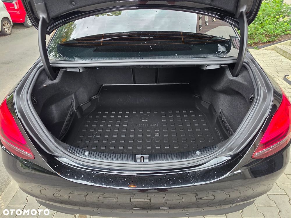 Mercedes-Benz Klasa C 200 4-Matic 9G-TRONIC - 22