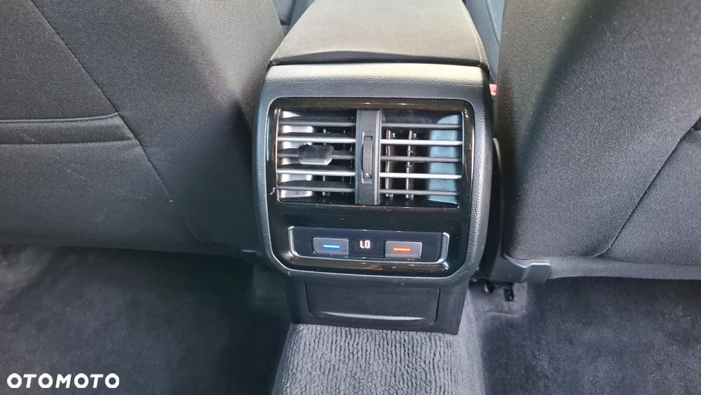 Volkswagen Passat - 21