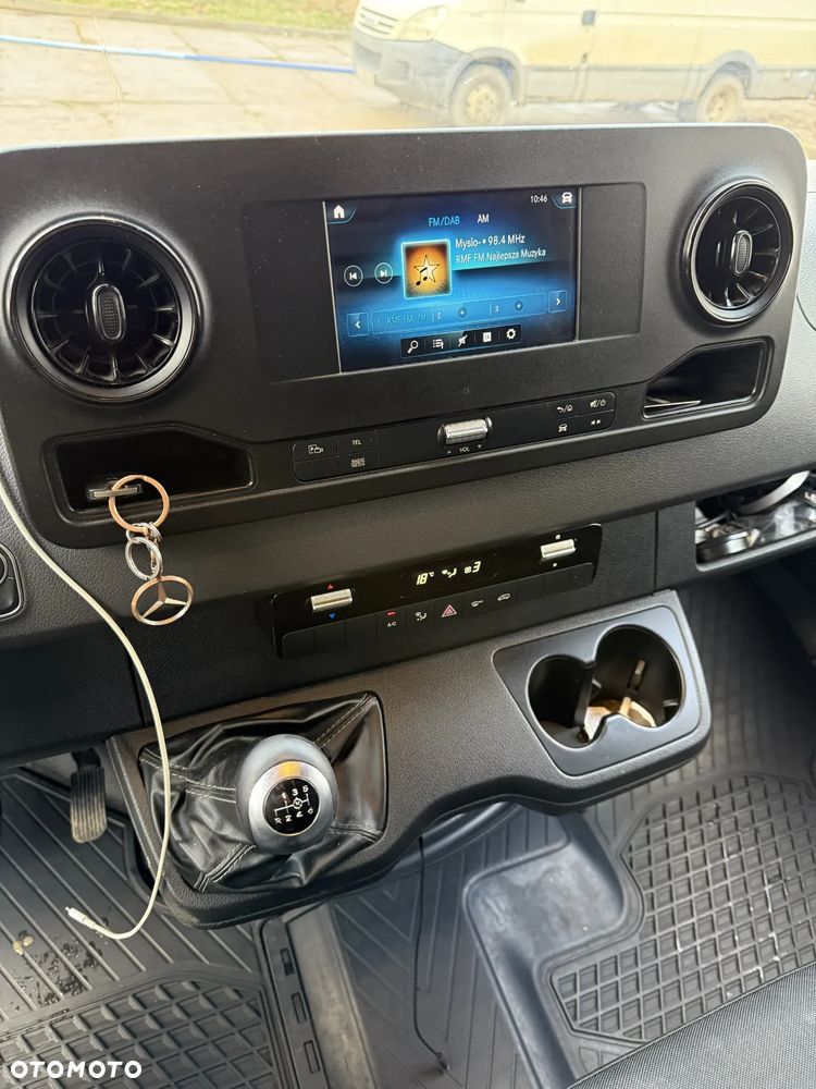 Mercedes-Benz Sprinter - 16