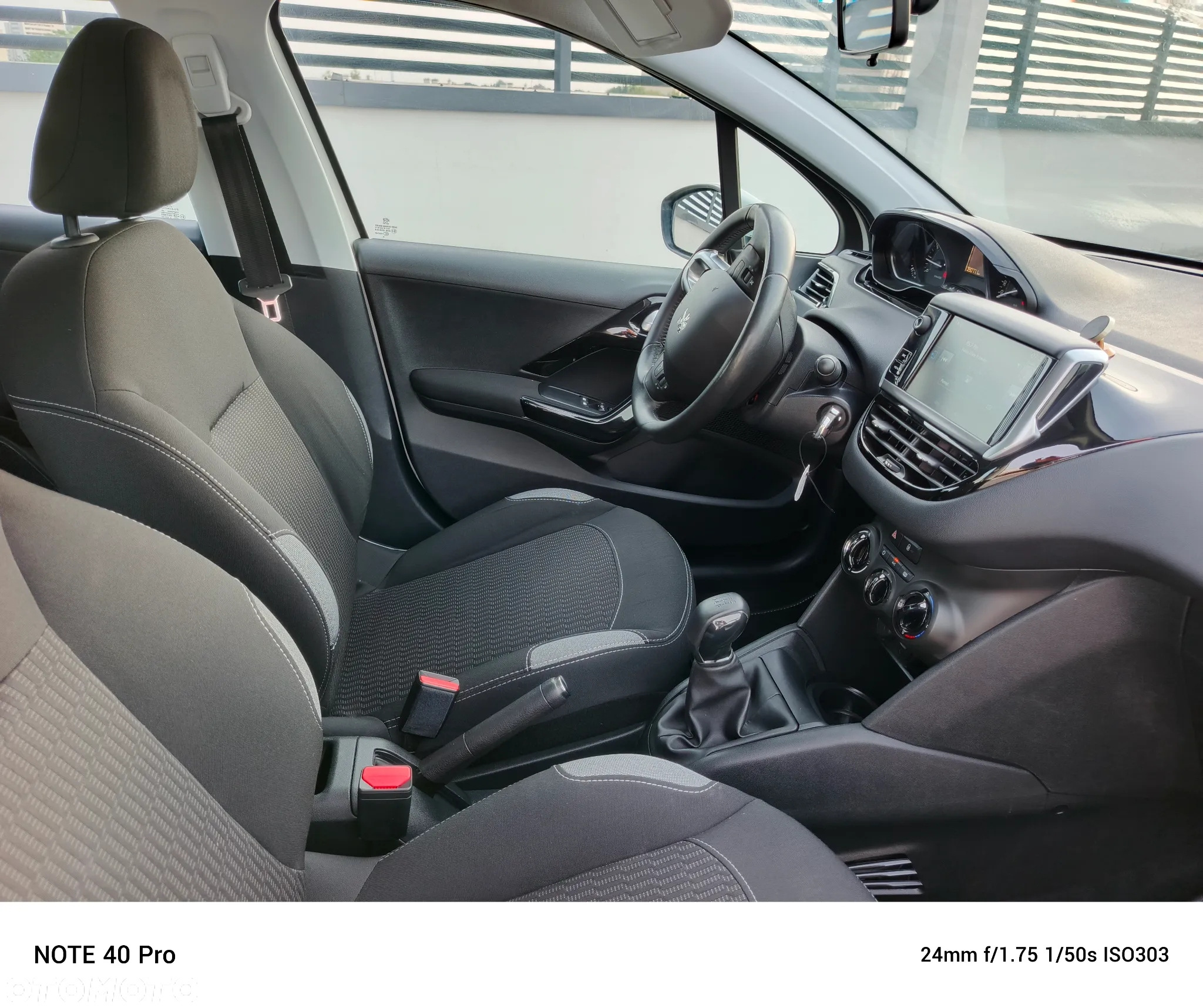 Peugeot 208 1.2 PureTech GPF Allure S&S - 13