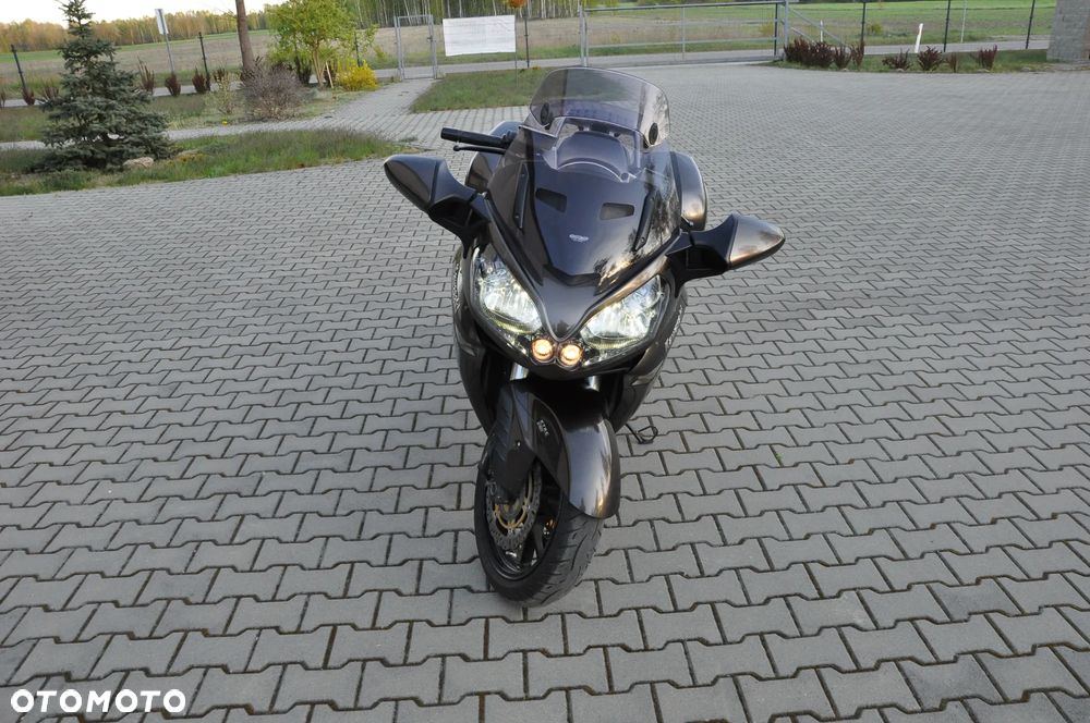 Kawasaki GTR - 6