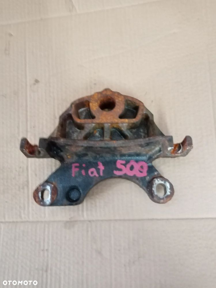 Łapa mocowanie wspornik silnika Fiat 500 0.9 51912571 - 2