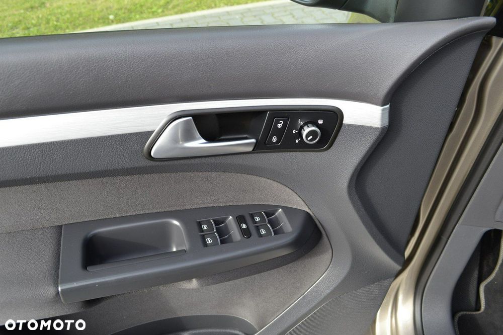 Volkswagen Touran 2.0 TDI DPF Life - 40