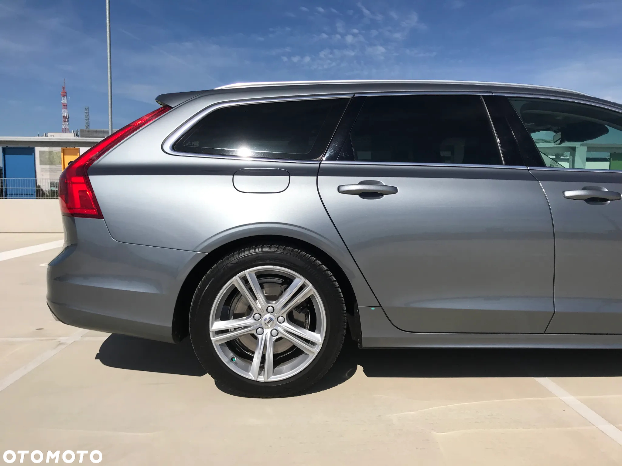 Volvo V90 D5 AWD Momentum Pro - 11