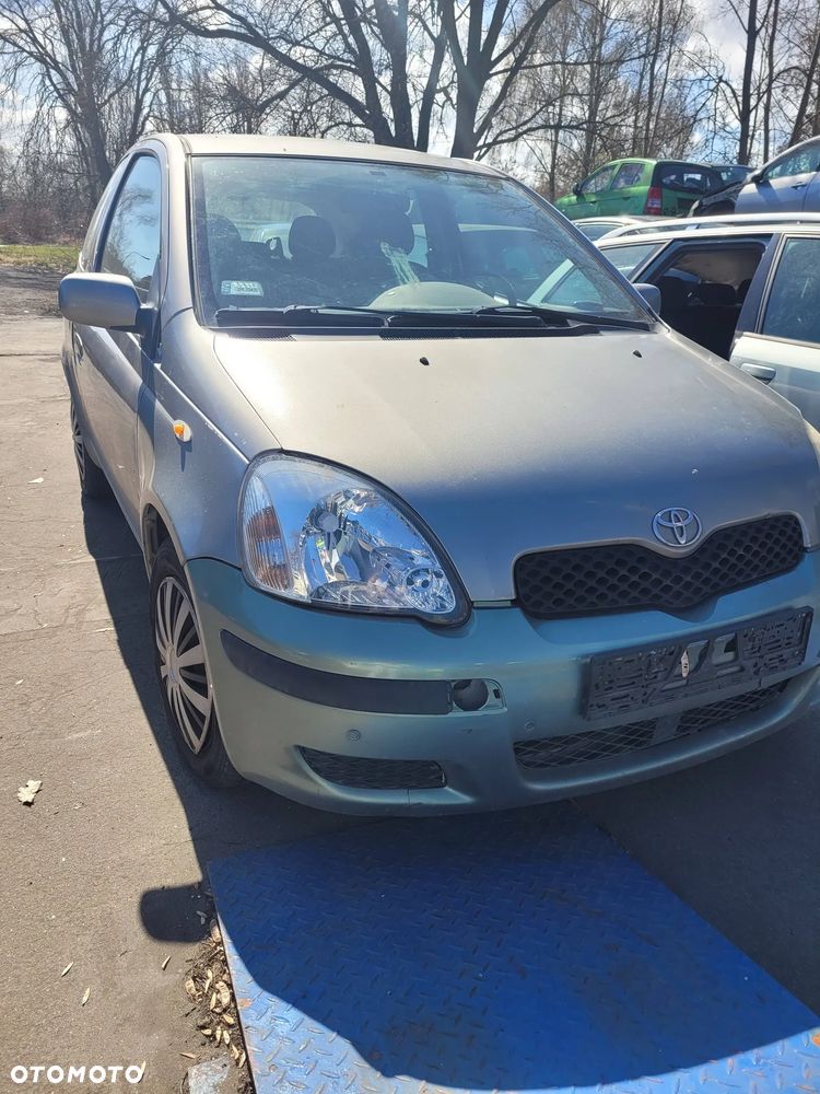 Części- Toyota yaris  Pojemność: 998 Moc: 48 kW  Rok: 2004  Benzyna - 2