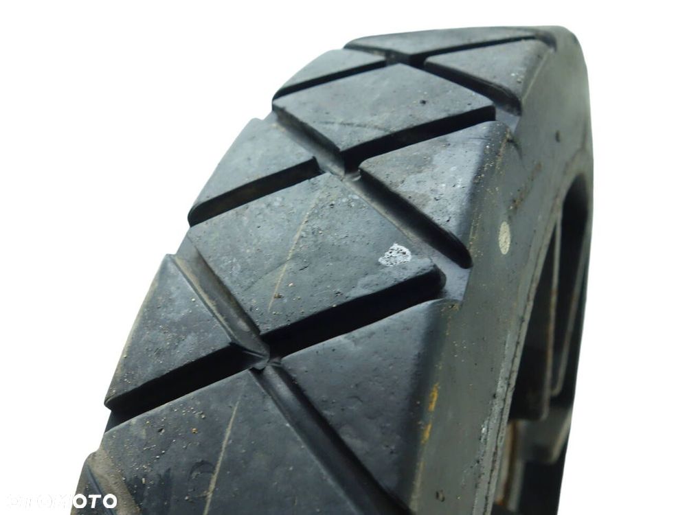 Zamiatarka Tennant M20 Koło Tylne 1059671 - 3
