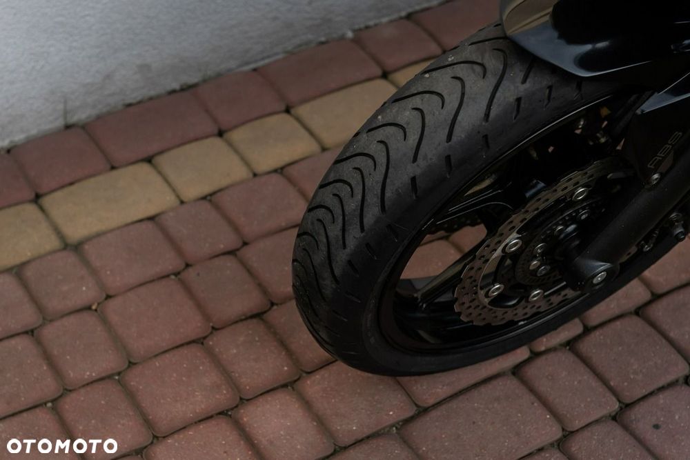 Kawasaki ER - 9