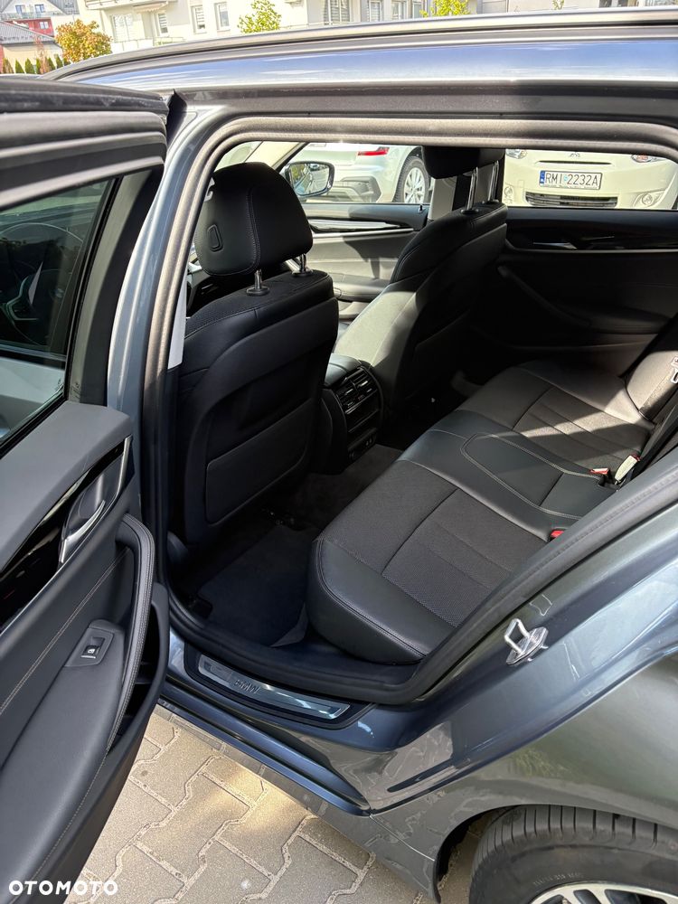 BMW Seria 5 520i Sport Line - 9